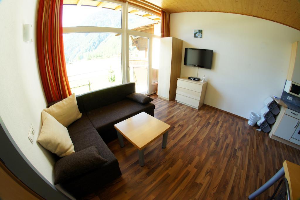Apartments Bauernhof Dismasn Hof Längenfeld Szoba fotó